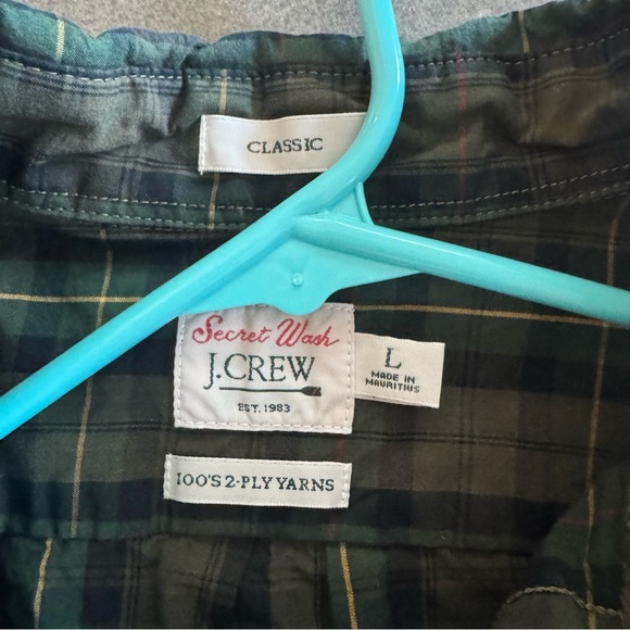 Men’s pre owned in good condition JCrew olive green plaid button down shirt - Picture 4 of 6
